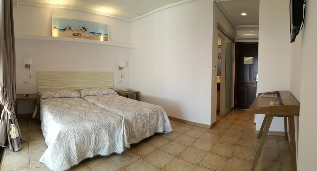 Hotel Bahia La Savina Szoba fotó